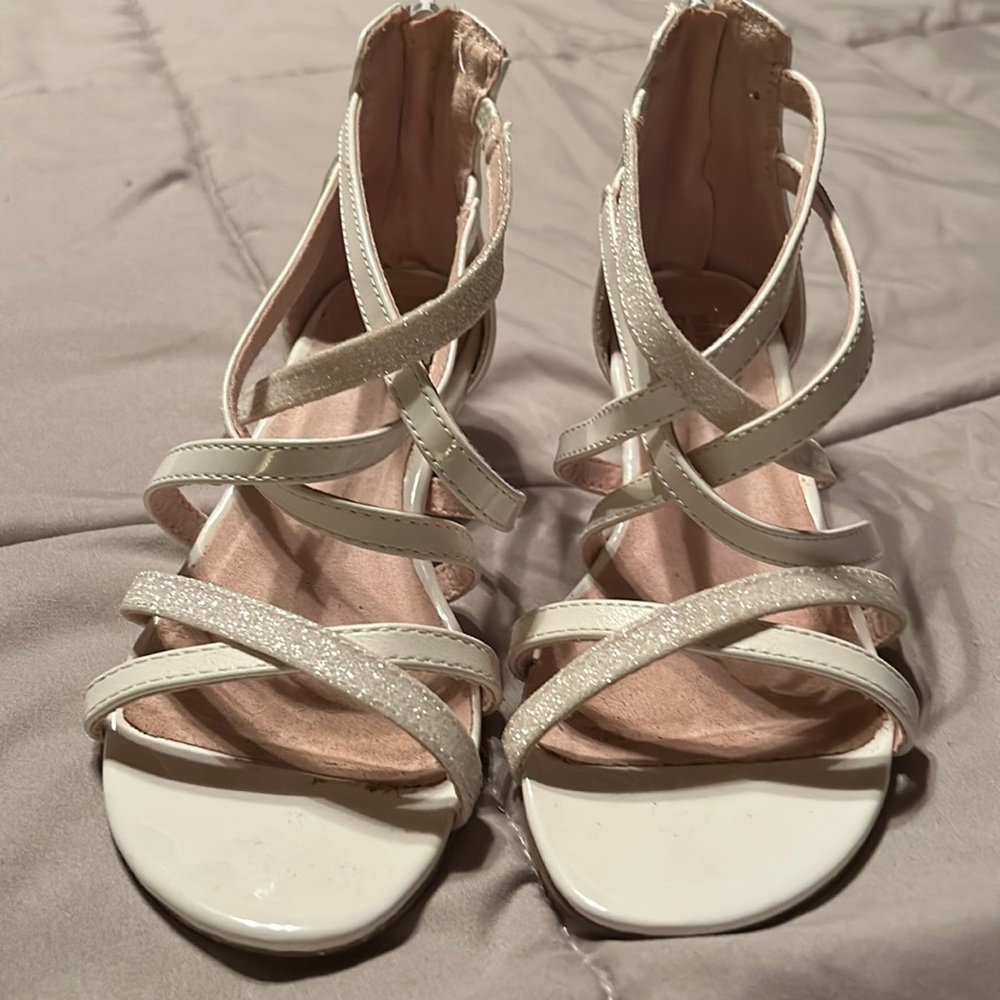 Harper Canyon girls white strappy wedges